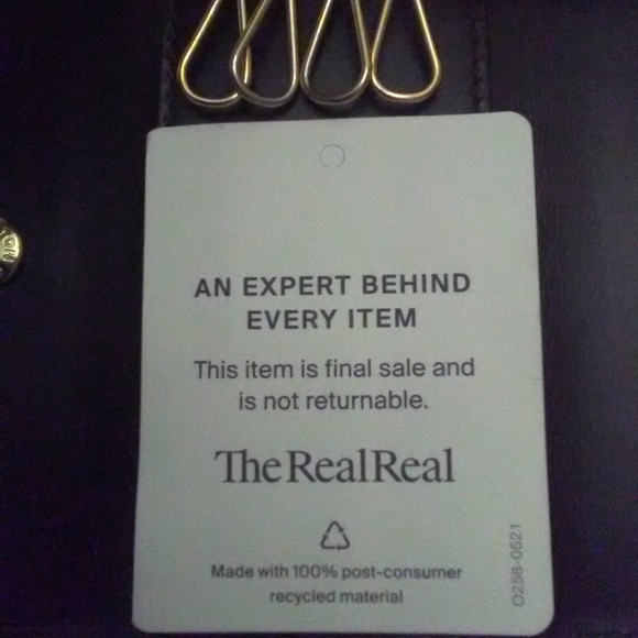 FABULOUS LOUIS VUITTON KEY BURGUNDY VERNIS 4 KEY CASE BEAUTIFUL WAY TO HOLD KEYS - Picture 3 of 12